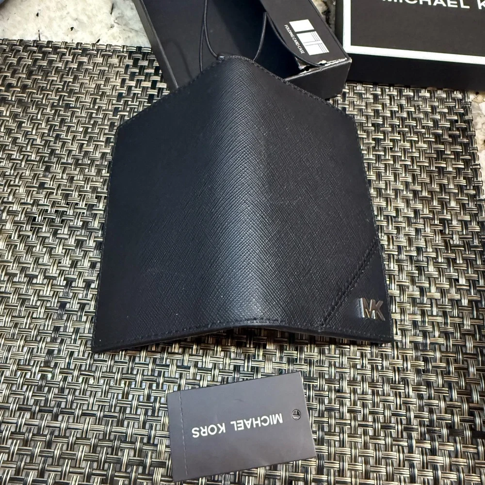 NWT Michael Kors Black Card Holder Bi Fold Soft Leather Wallet - Picture 5 of 10